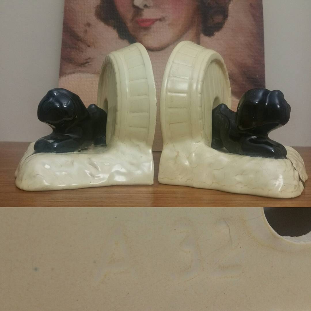 Day 14: Today's piece is an early set of resting bulldog bookends by Marrickville base pottery Diana. Unmarked but carries the impressed shape number A32. The A prefix being A for Animal. Circa early 1950's. #AustralianPottery #AustralianArtPottery #NSWPottery #DianaPottery #Marrickville #instapottery #Pottery #Ceramics #bulldog #dogs #365DaysofAustralianPottery