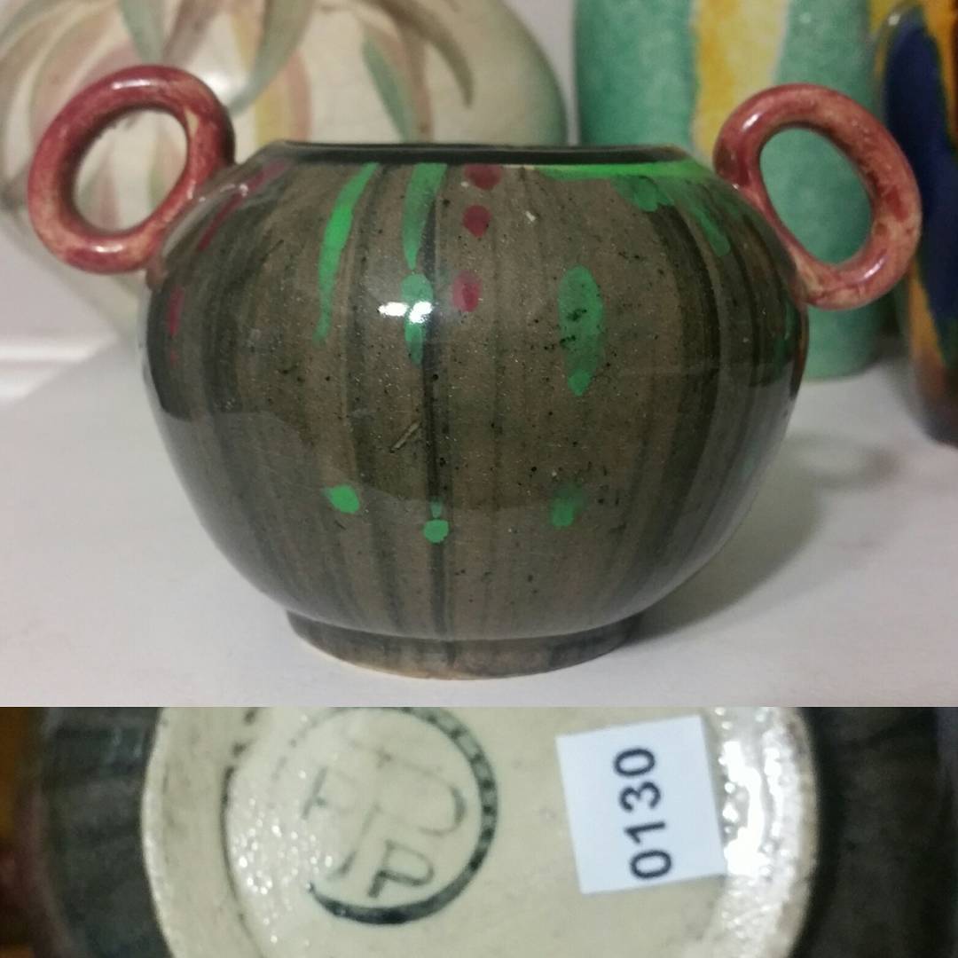 Day 41: Today's piece is by Premier Pottery Preston or simply PPP. Starting production in 1930 the PPP line of wares is the predecessor to the Remued pottery line. Although both lines were produced by the same factory only 3 or 4 years apart they couldn't be more different! #AustralianPottery #AustralianArtPottery #PPP #PremierPottteryPreston #Remued #Pottery #Ceramics #instapottery #AustralianDesign #AustralianArt #australianceramics #MelbourneCeramics #VICPottery #ArtDeco