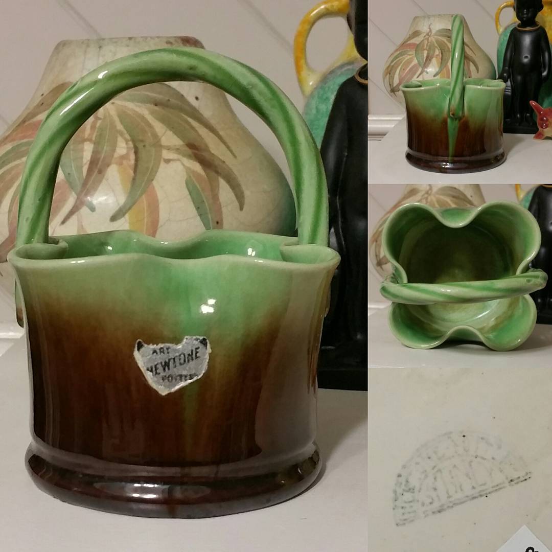 Day 65: Today's piece is by Bakewell Bros from their Newtone Art Ware line circa 1930s. This piece is a rare Newtone shape and is in fact the only one I've seen before. The thin basket handle almost looks like it would break if you look at it too harshly which is possibly one of the reasons you don't see this shape about. If any collectors out there have one I'd love to see it. #AustralianPottery #AustralianArtPottery #NSWPottery #Pottery #Ceramics #instapottery #AustralianDesign #australianceramics #Newtone #NewtoneArtWare #NewtonePottery #BakewellBros #Bakewells #SydneyCeramics #SydneyPottery #Erskinville #365DaysofAustralianPottery